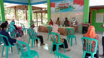 Bersama Dinas Kesehatan, TMMD Bojonegoro Gelar Posbindu PTM